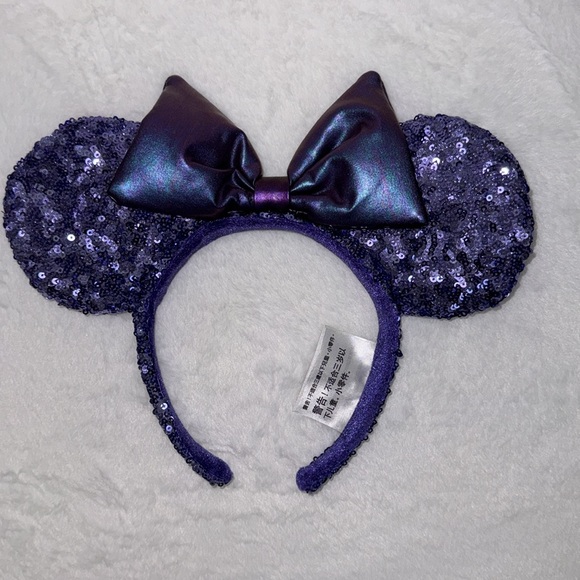 Minnie Mouse Purple Bow Sequined Ear Headband - Picture 3 of 3